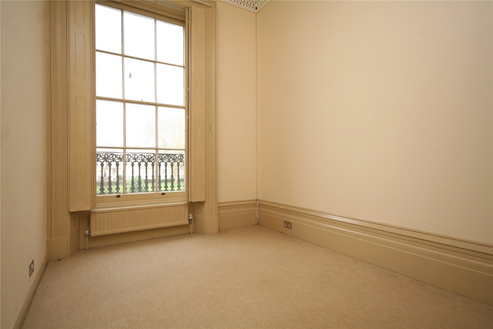 1 bedroom Flat to let in Cheltenham