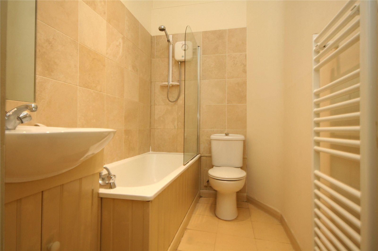 1 bedroom Flat to let in Cheltenham
