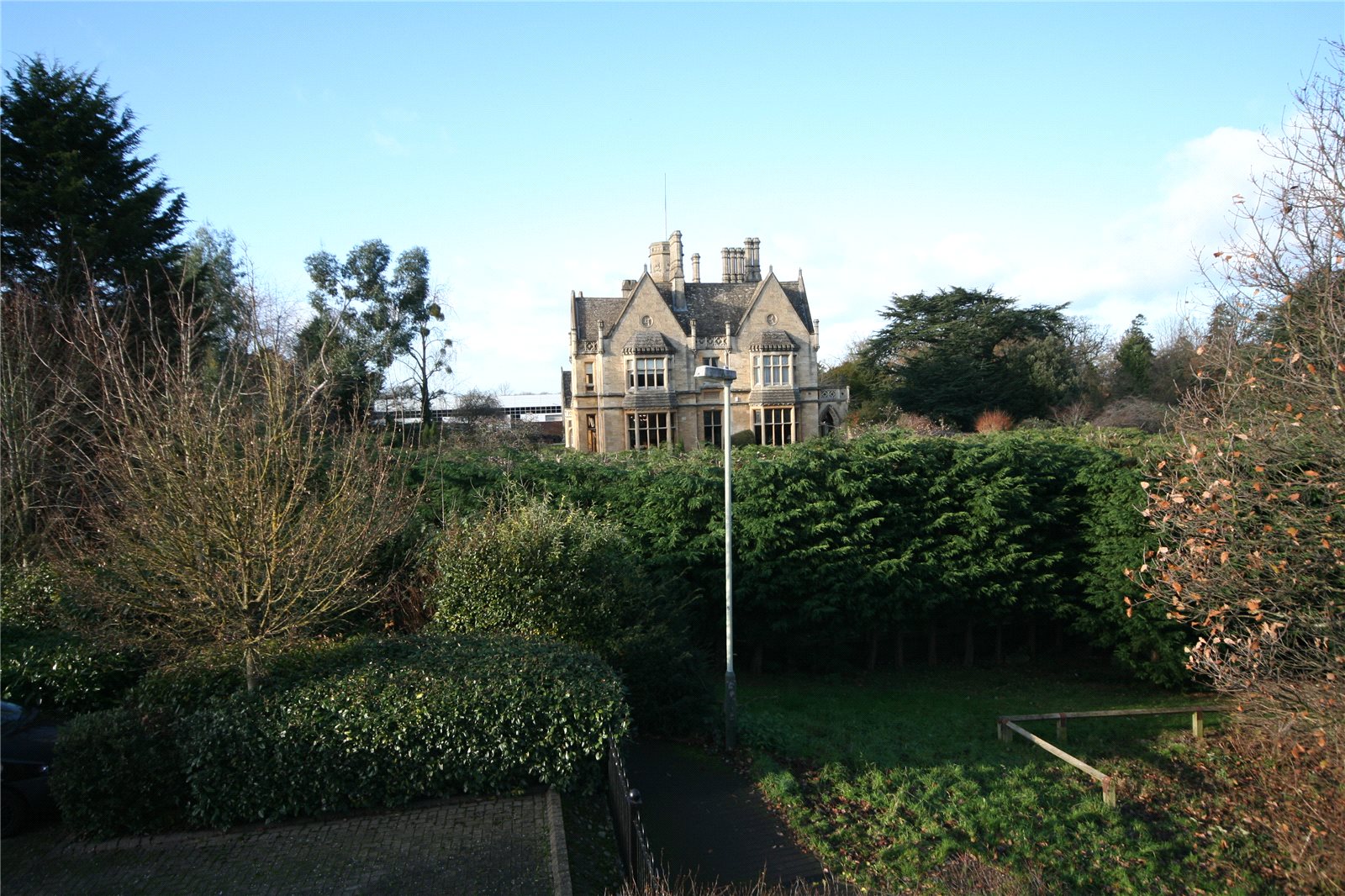 2 bedroom Flat to let in Cheltenham, Glos