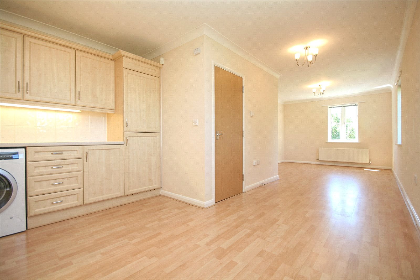 2 bedroom Flat to let in Cheltenham, Glos