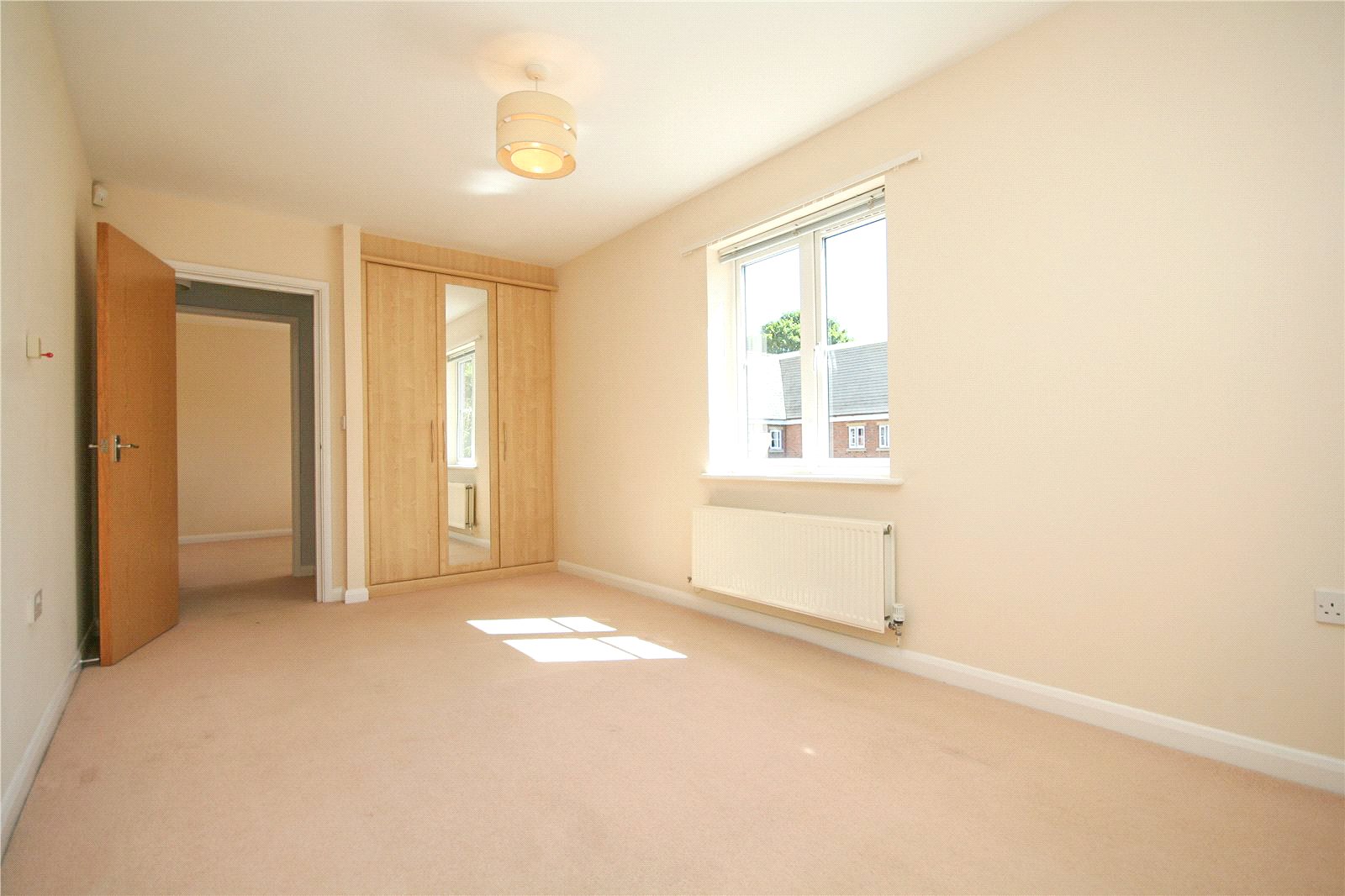 2 bedroom Flat to let in Cheltenham, Glos