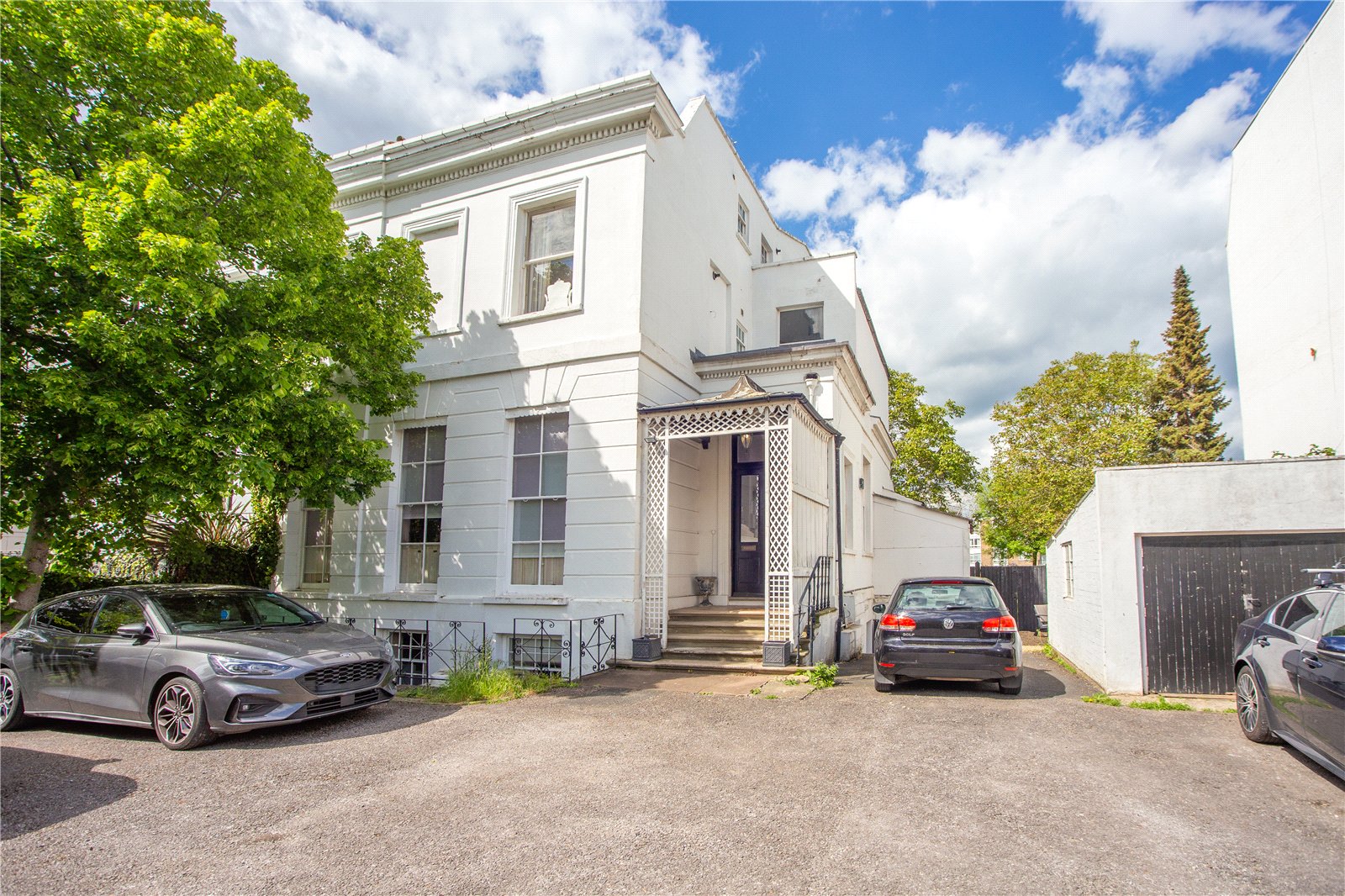 1 bedroom Flat to let in Cheltenham, Gloucestershire