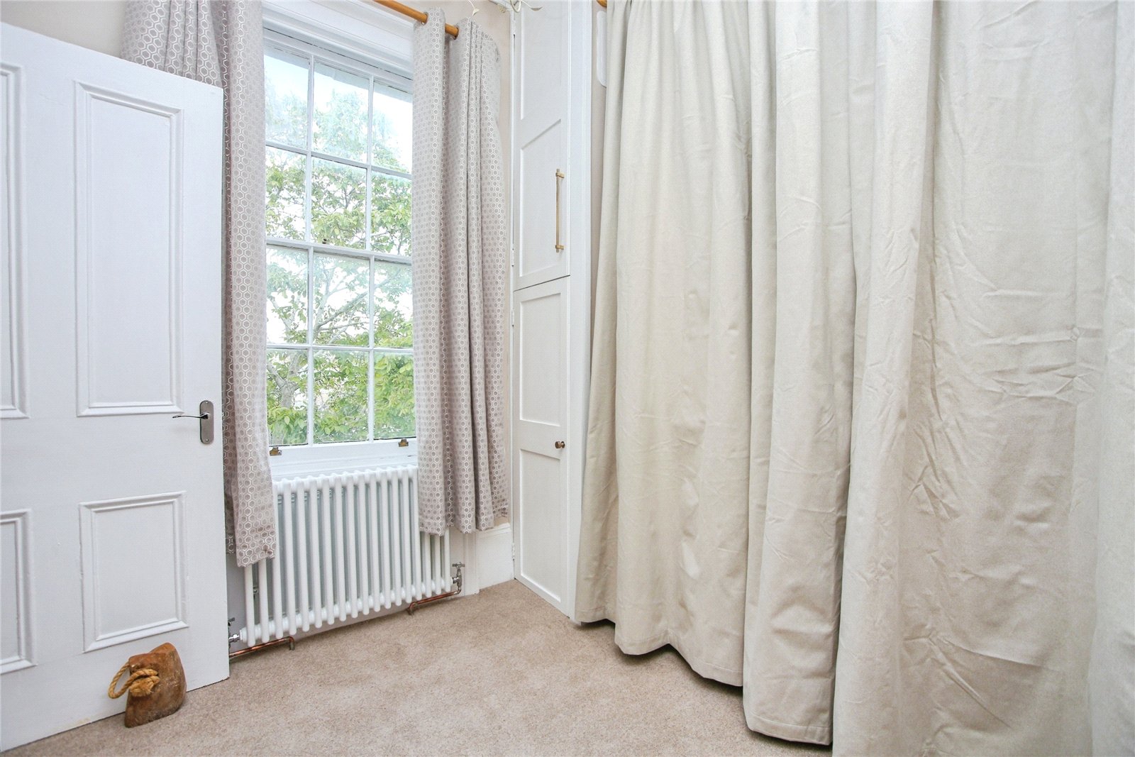 1 bedroom Flat to let in Cheltenham, Gloucestershire