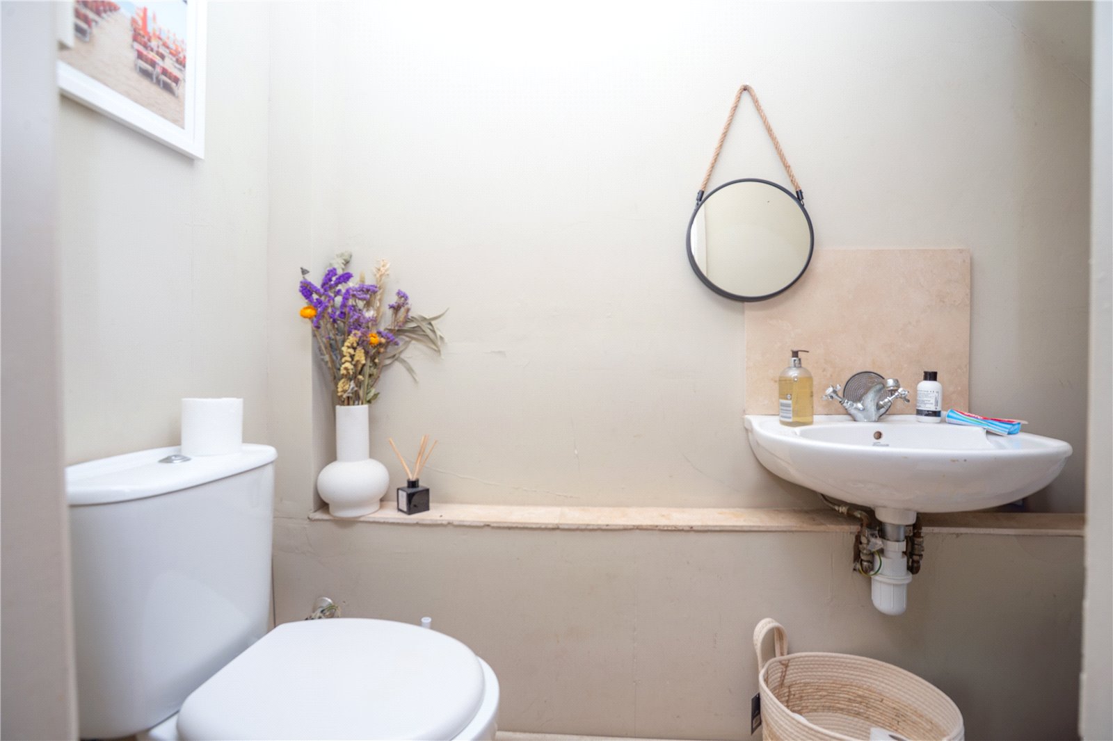 2 bedroom House to let in Cheltenham, Gloucestershire