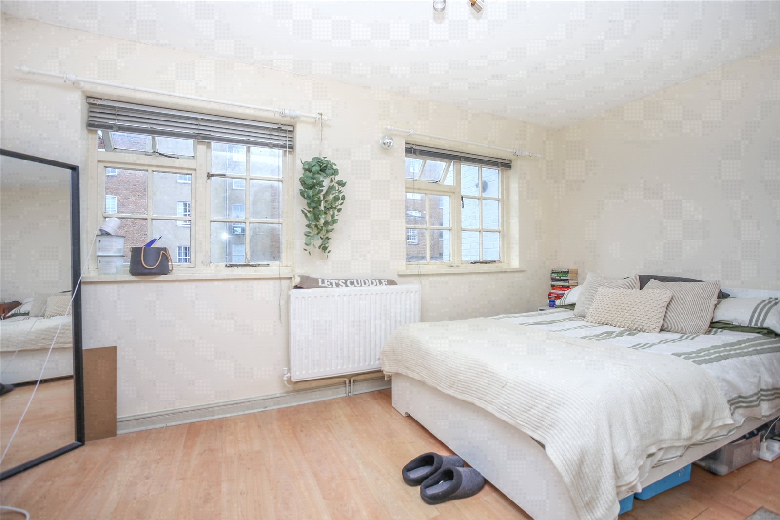 2 bedroom House to let in Cheltenham, Gloucestershire