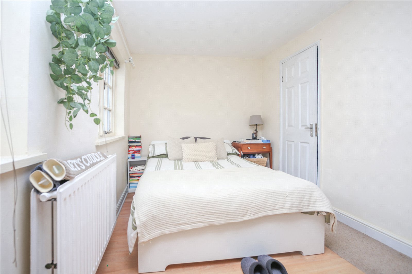 2 bedroom House to let in Cheltenham, Gloucestershire