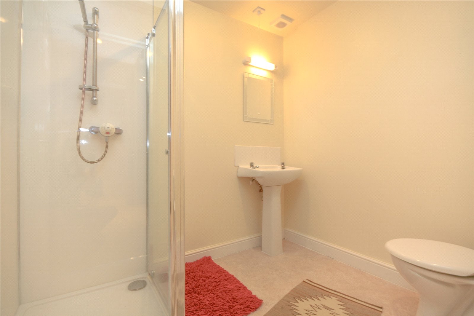 2 bedroom House to let in Cheltenham, Gloucestershire