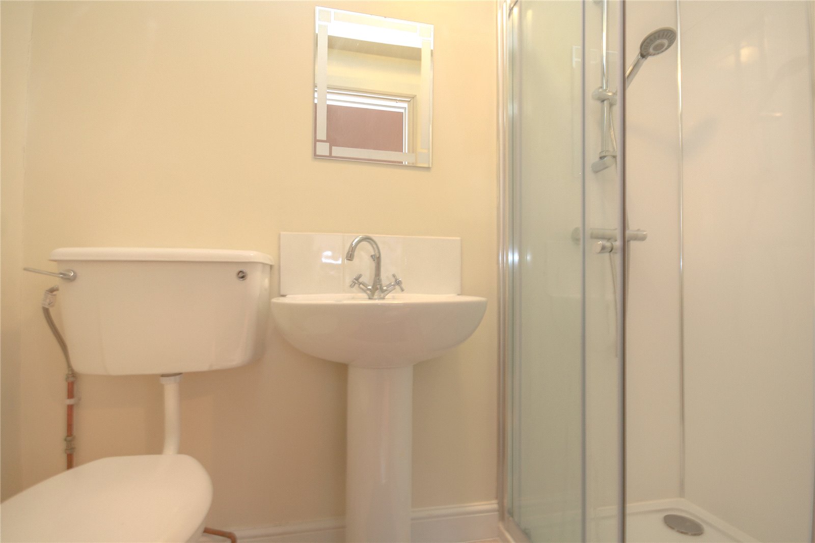 2 bedroom House to let in Cheltenham, Gloucestershire