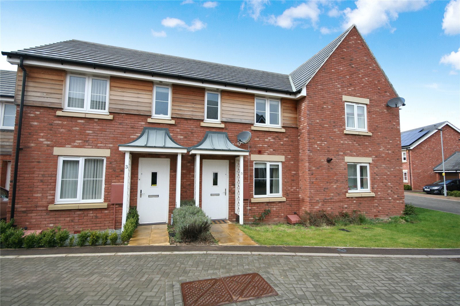 2 bedroom House to let in Bishops Cleeve, Cheltenham, Glos