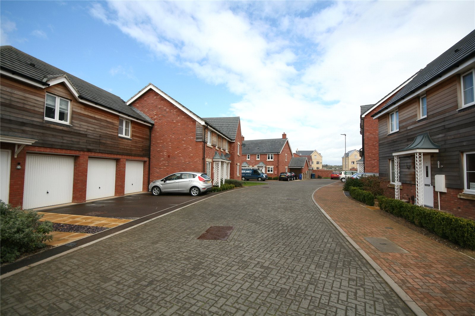 2 bedroom House to let in Bishops Cleeve, Cheltenham, Glos