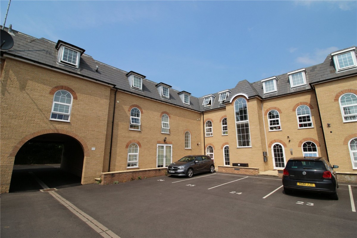 Longwood Court, Cirencester