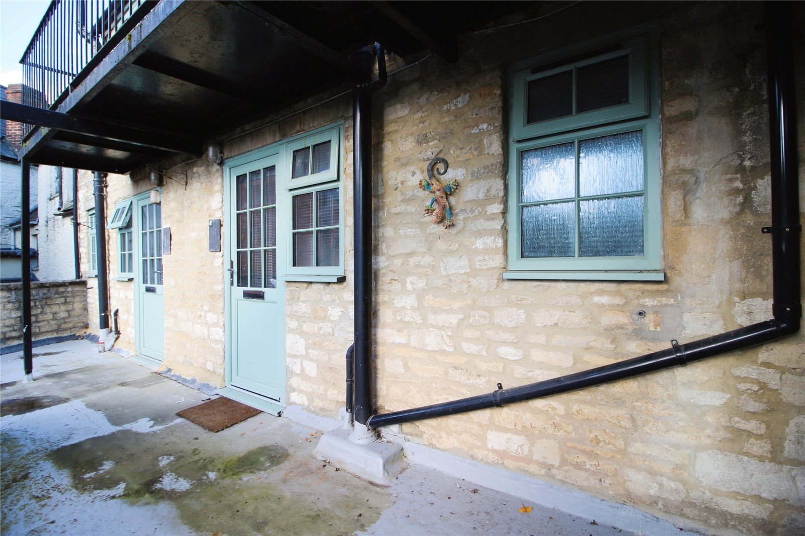 1 bedroom Flat to let in Cirencester