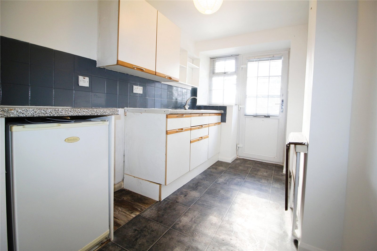 1 bedroom Flat to let in Cirencester