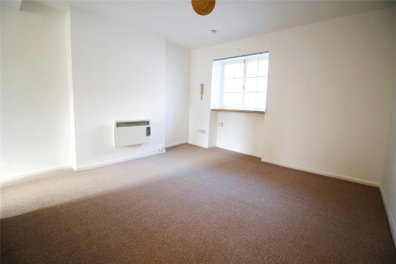 1 bedroom Flat to let in Cirencester