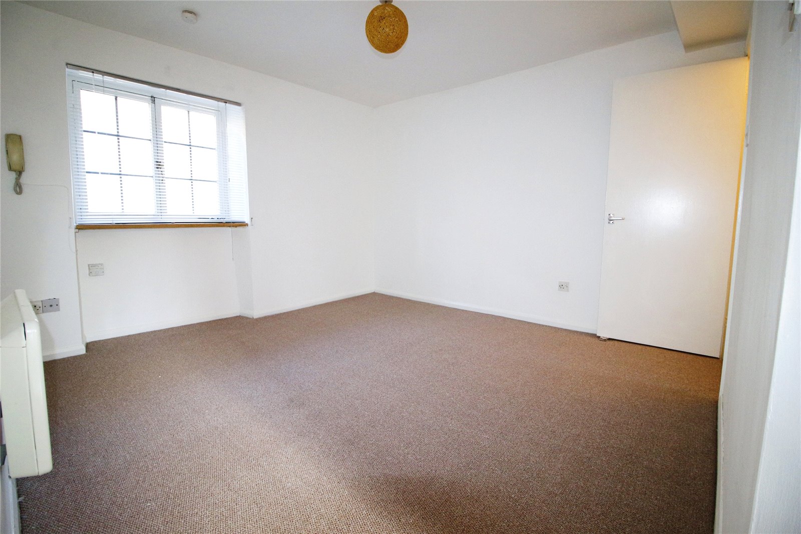 1 bedroom Flat to let in Cirencester