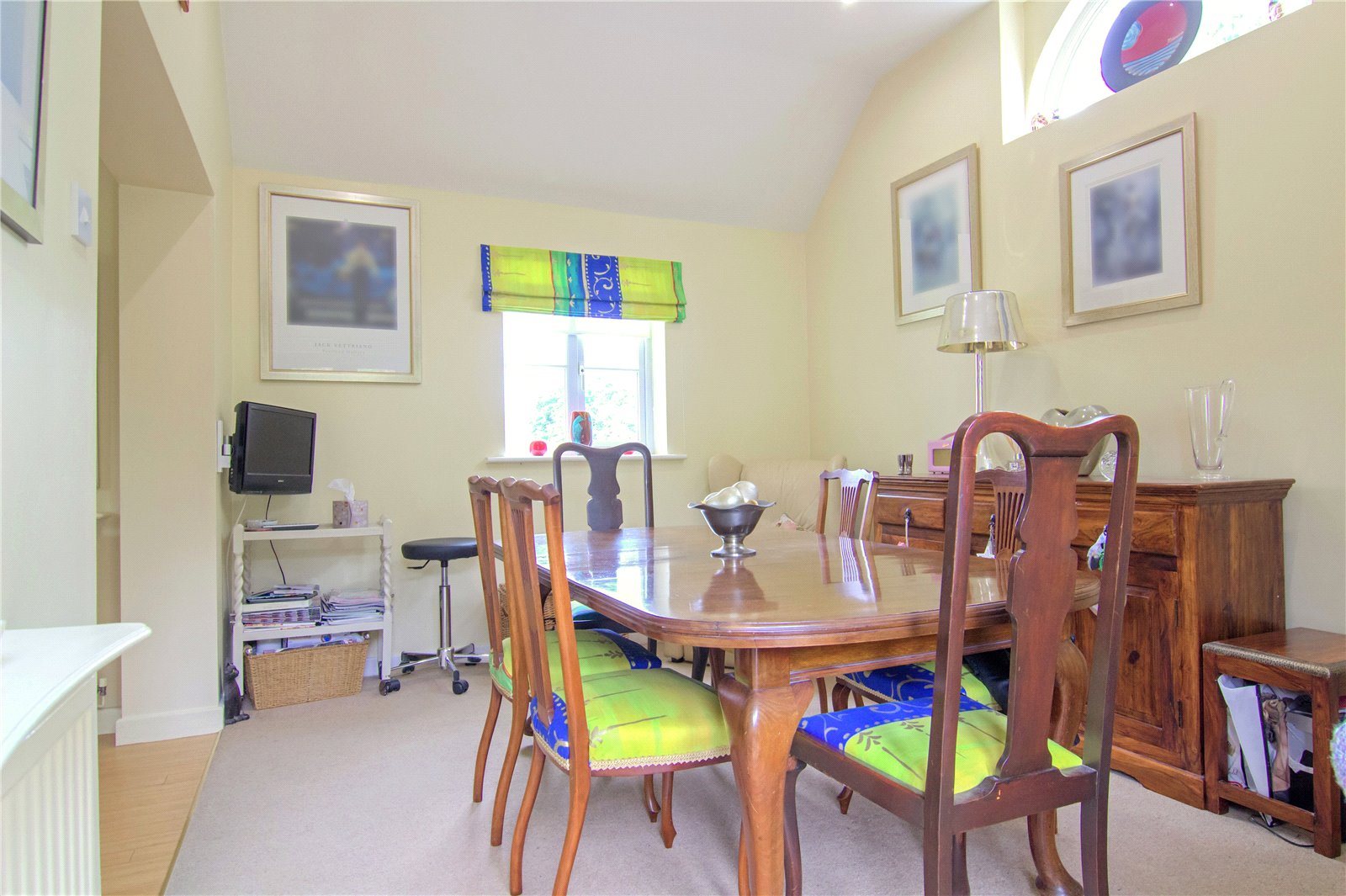 2 bedroom House to let in Cirencester