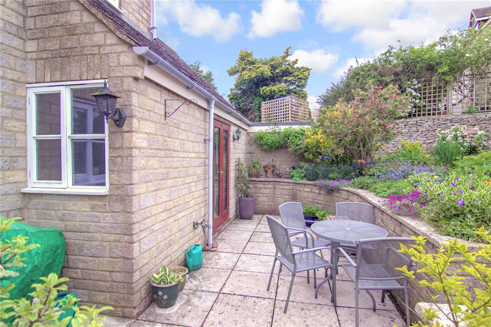 2 bedroom House to let in Cirencester