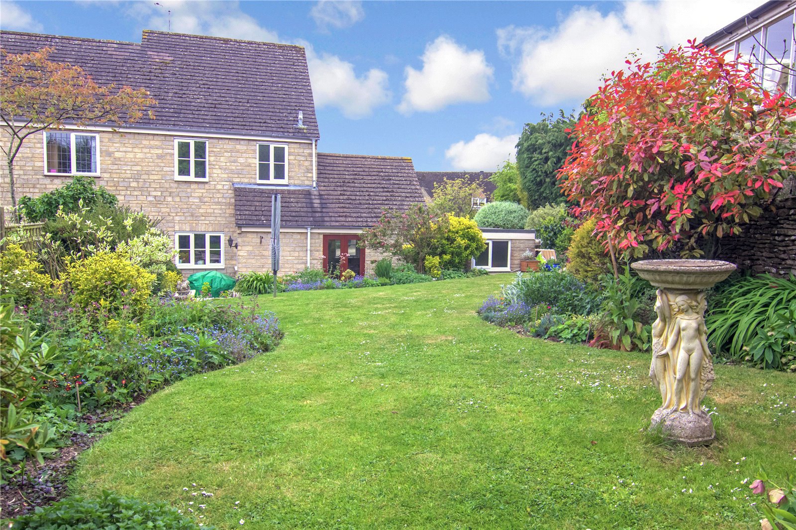 2 bedroom House to let in Cirencester