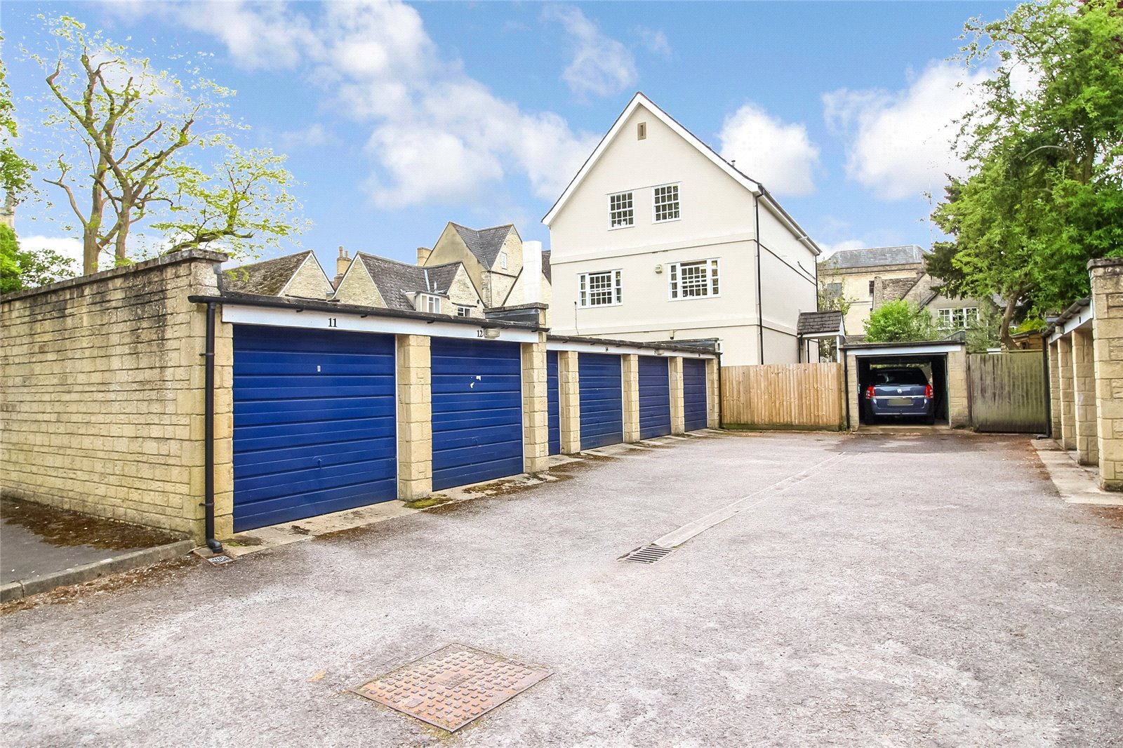 2 bedroom Flat for sale in Cirencester, Gloucestershire