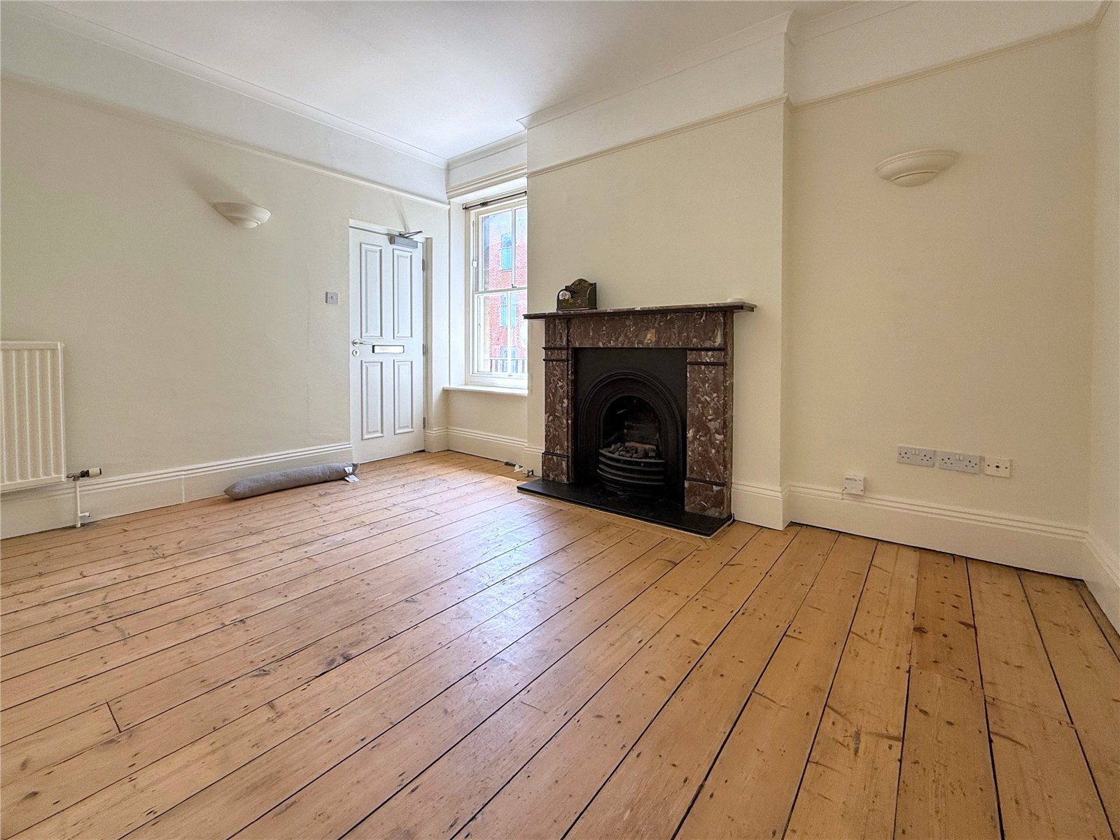 1 bedroom Flat to let in Cirencester
