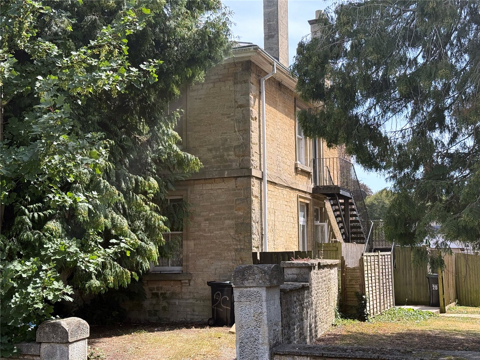 1 bedroom Flat to let in Cirencester