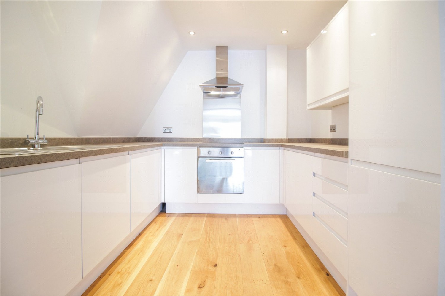 Longwood Court, Cirencester