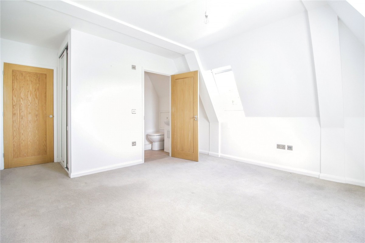 Longwood Court, Cirencester