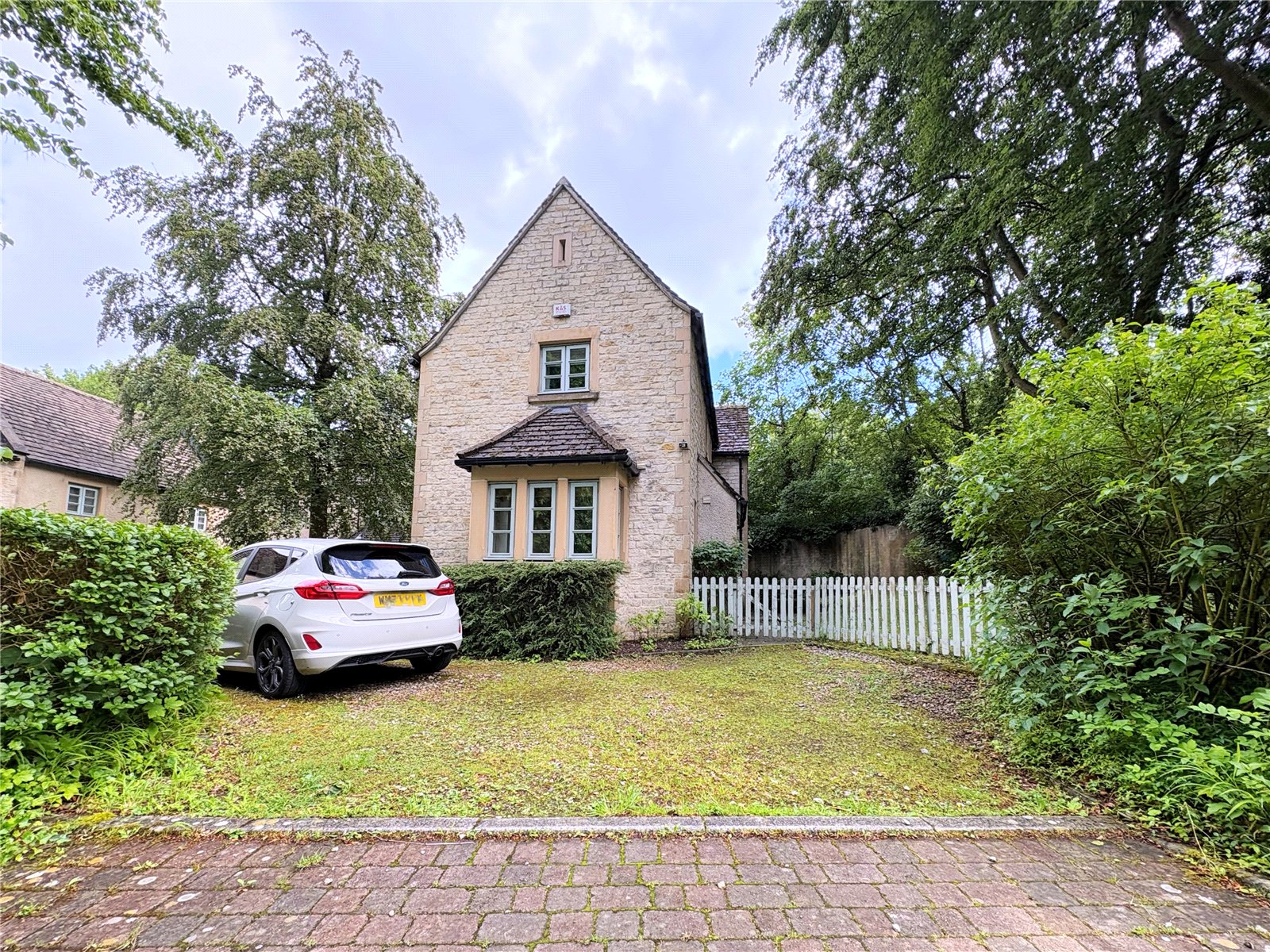 3 bedroom House to let in Cirencester, Gloucestershire