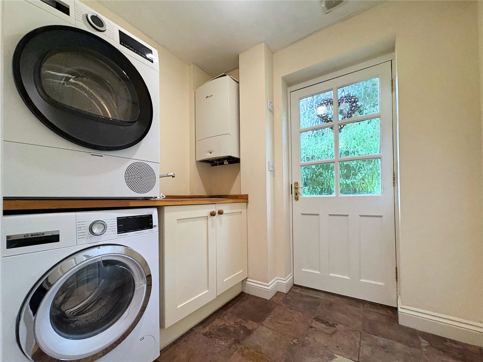 3 bedroom House to let in Cirencester, Gloucestershire