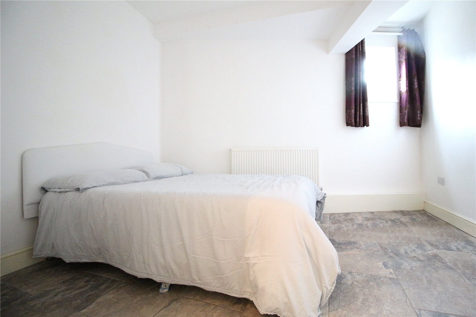 2 bedroom Flat to let in Cirencester, Gloucestershire