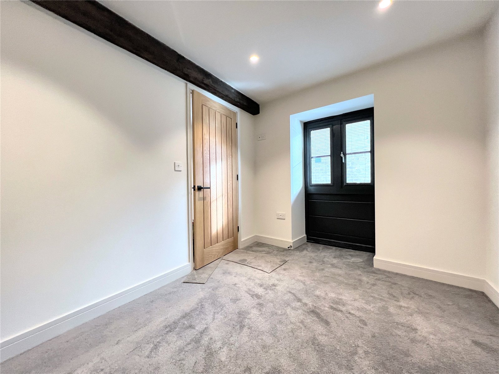 2 bedroom House to let in Cirencester