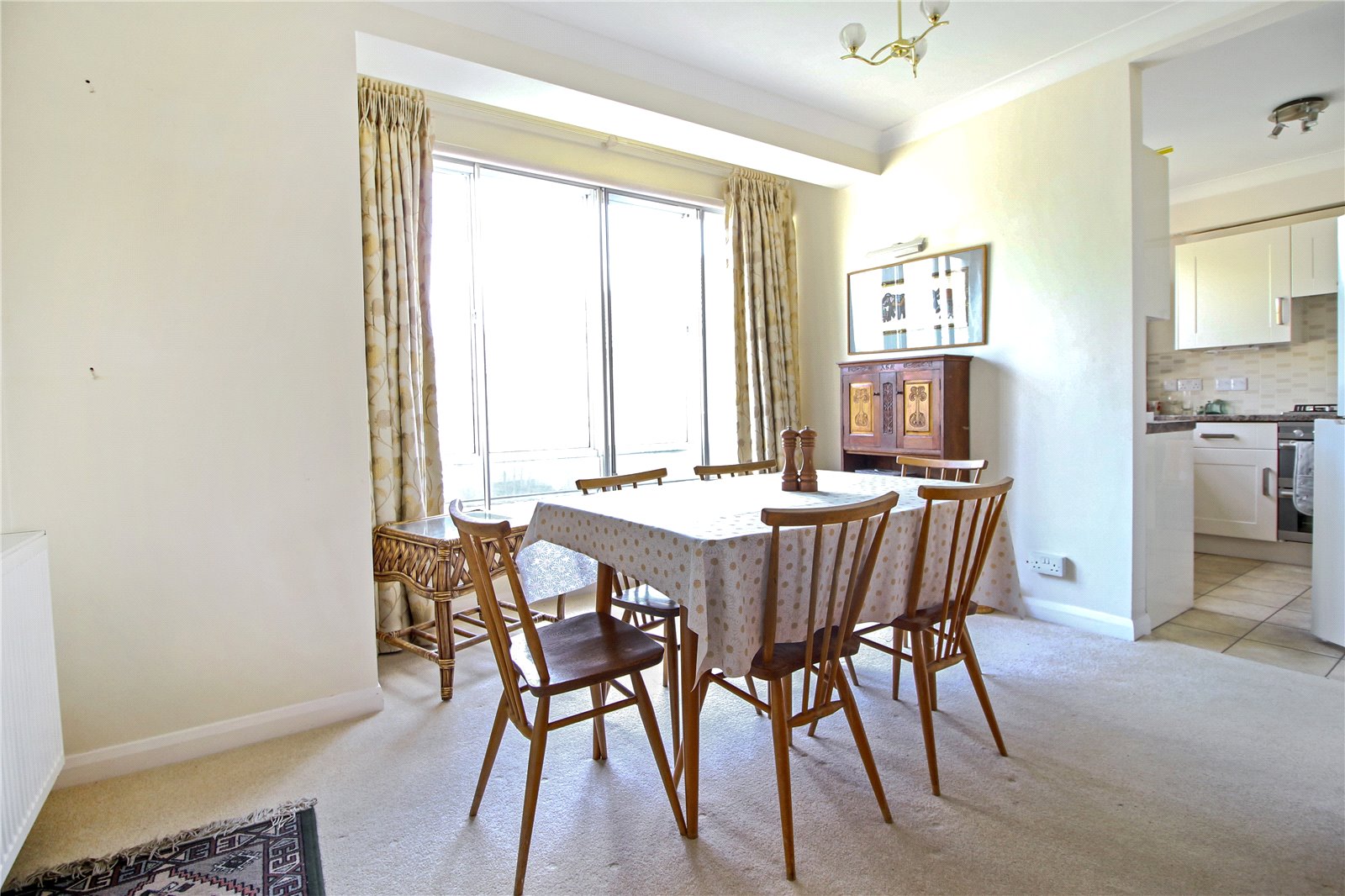 2 bedroom Flat to let in Cirencester