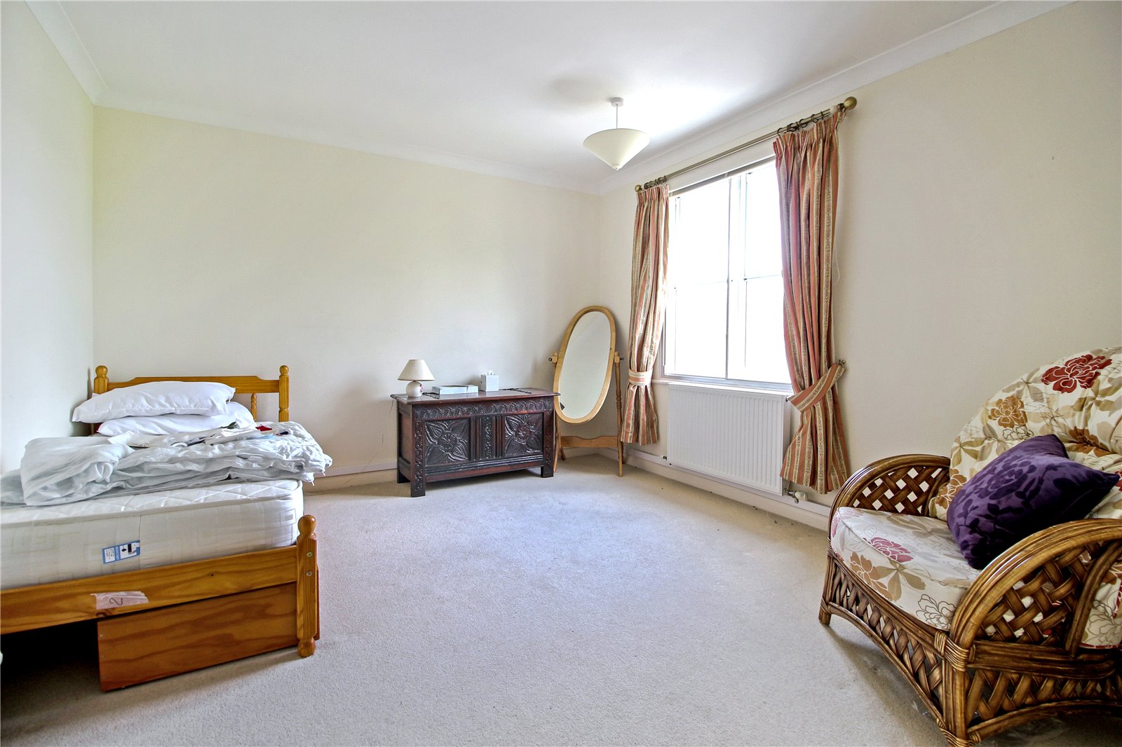 2 bedroom Flat to let in Cirencester