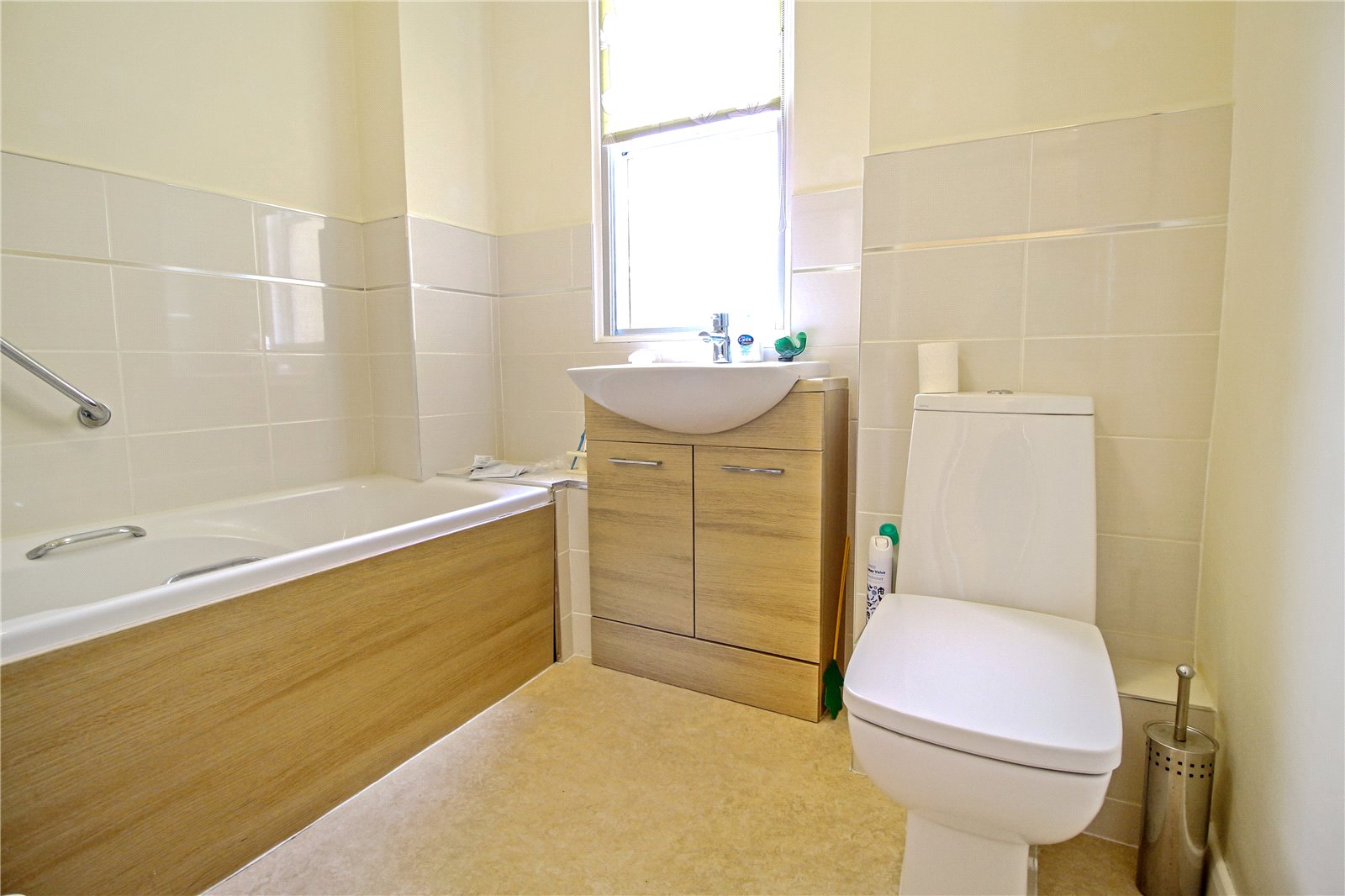 2 bedroom Flat to let in Cirencester