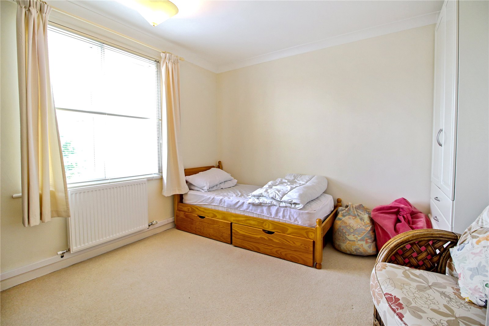 2 bedroom Flat to let in Cirencester