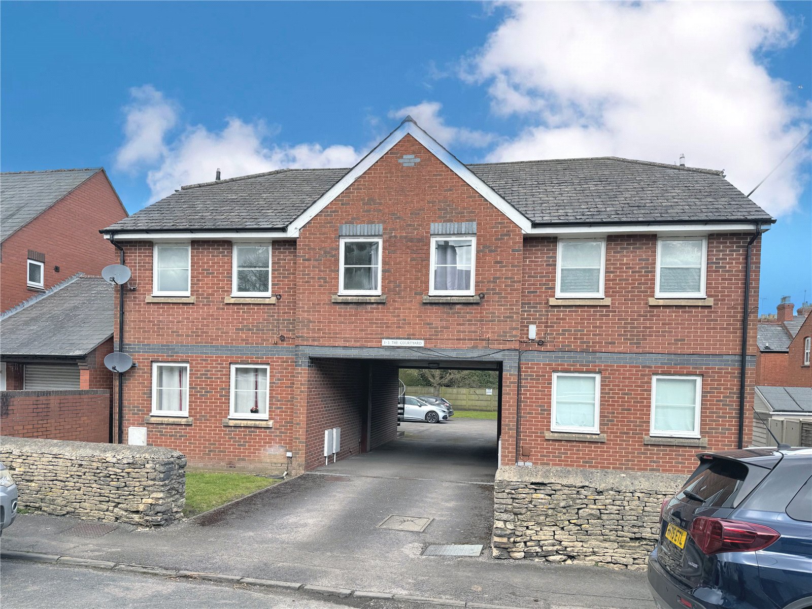 1 bedroom Flat to let in Cirencester