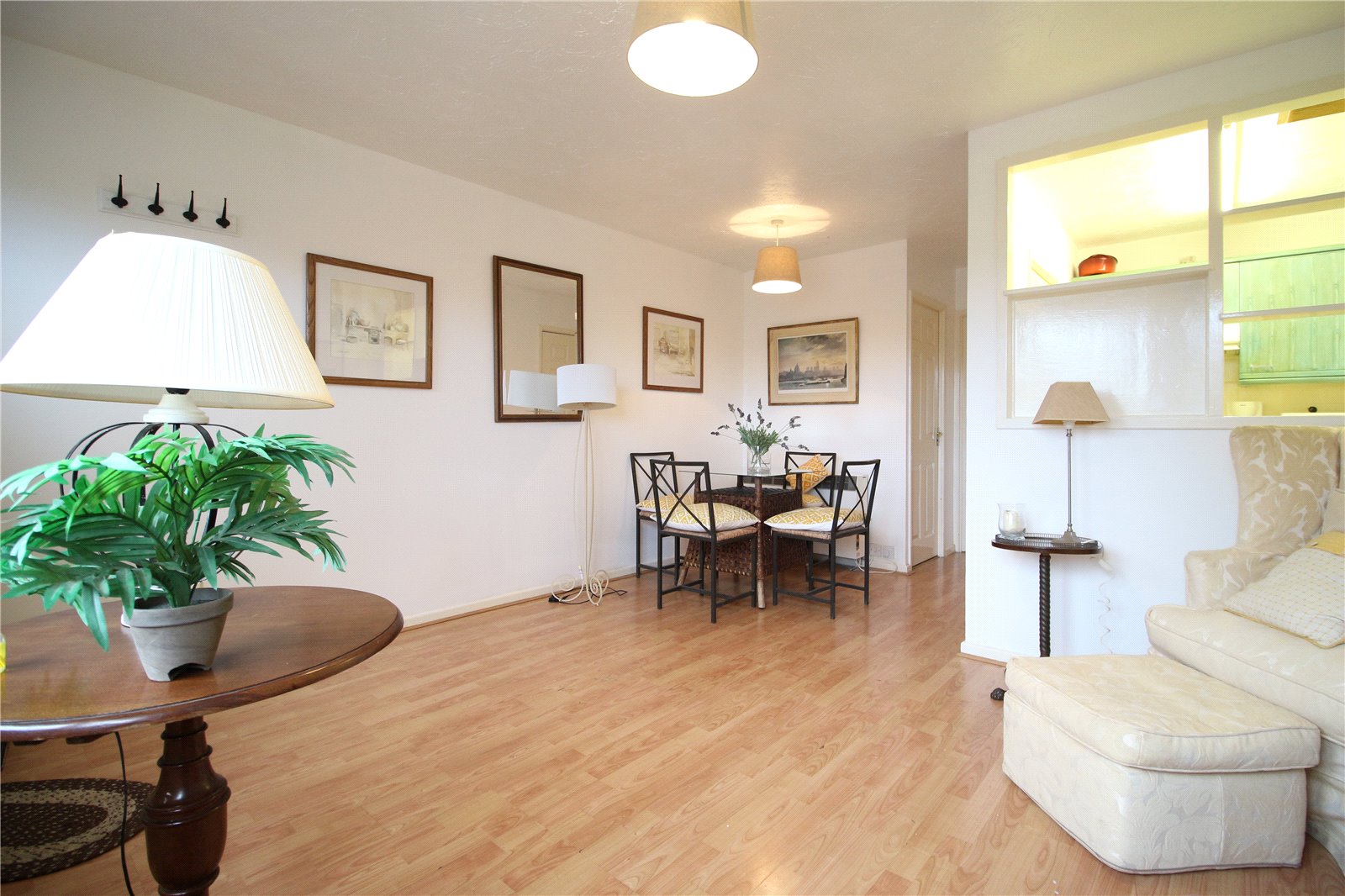 1 bedroom Flat to let in Cirencester