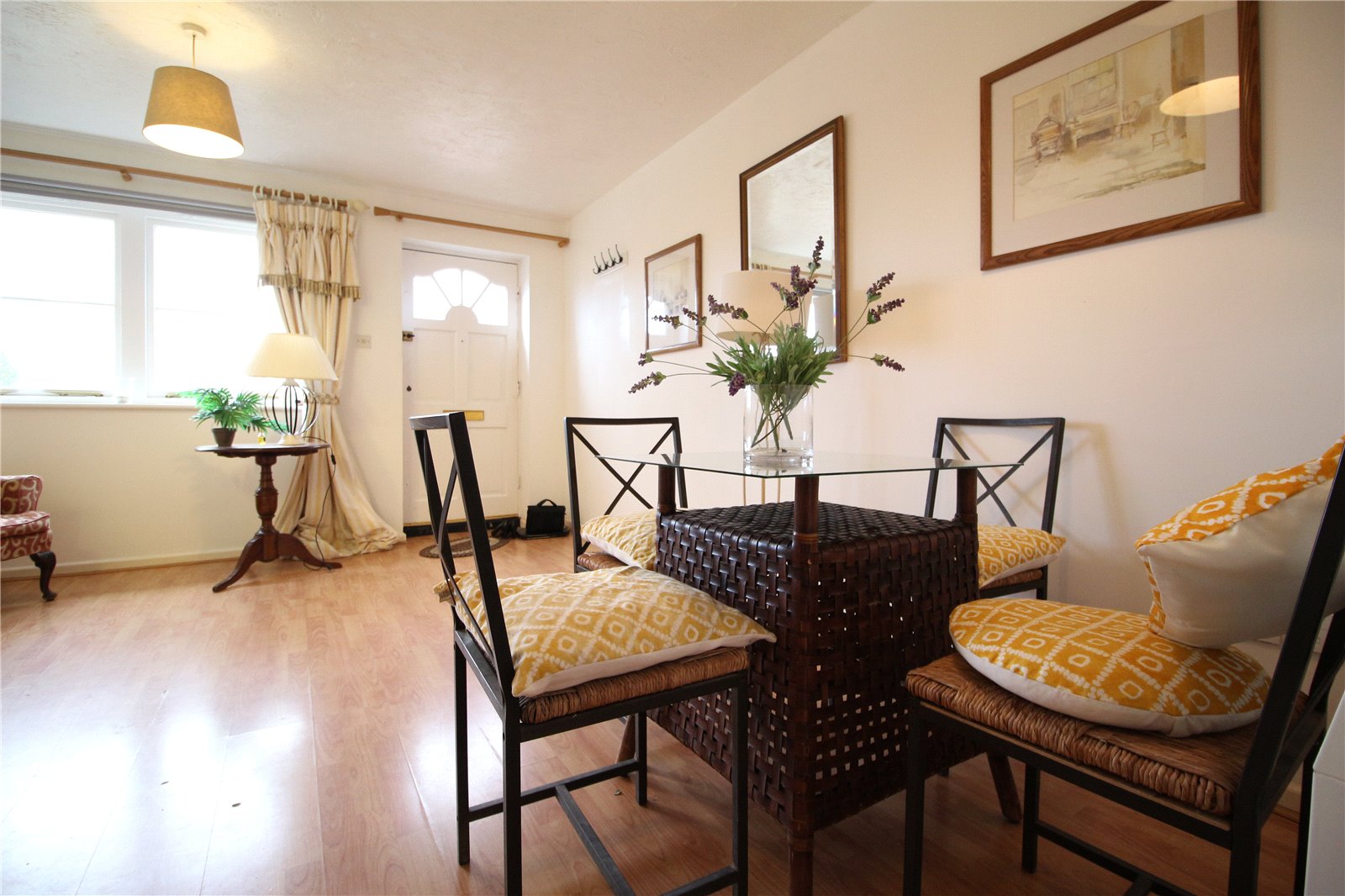 1 bedroom Flat to let in Cirencester