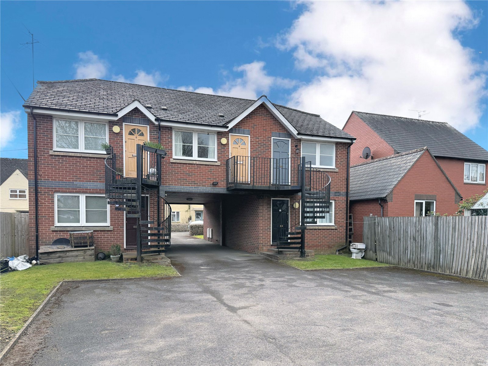 1 bedroom Flat to let in Cirencester