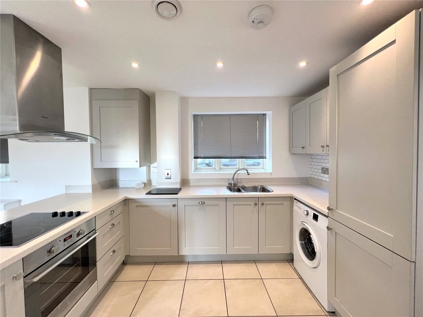 2 bedroom Flat to let in Cirencester