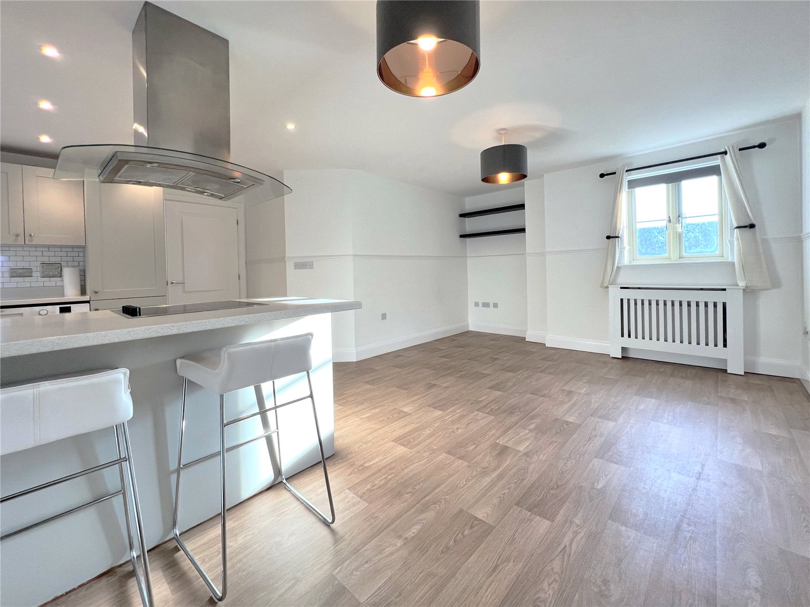2 bedroom Flat to let in Cirencester