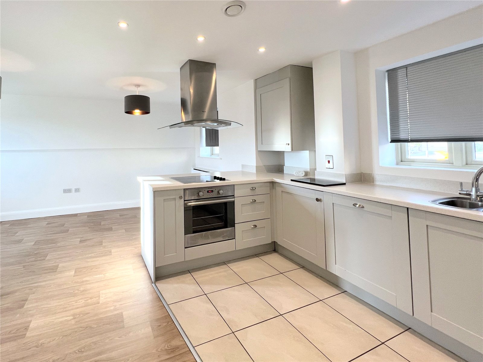 2 bedroom Flat to let in Cirencester