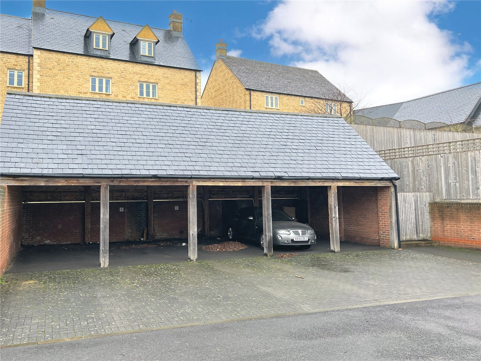 2 bedroom Flat to let in Cirencester