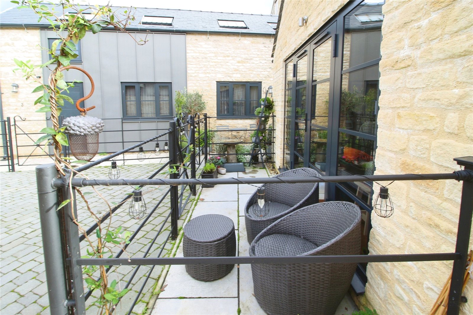 1 bedroom House to let in Cirencester