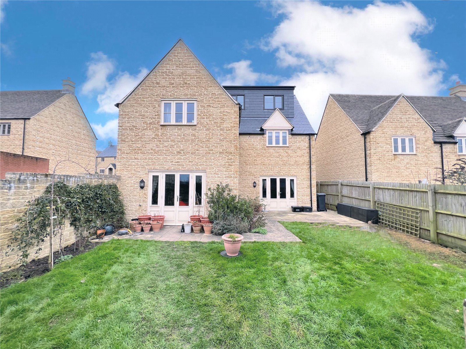 5 bedroom House to let in Cirencester