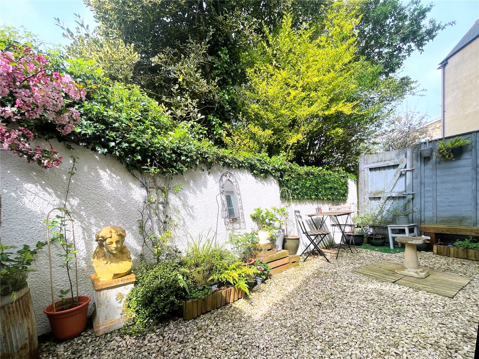 2 bedroom Flat for sale in Cirencester, Gloucestershire