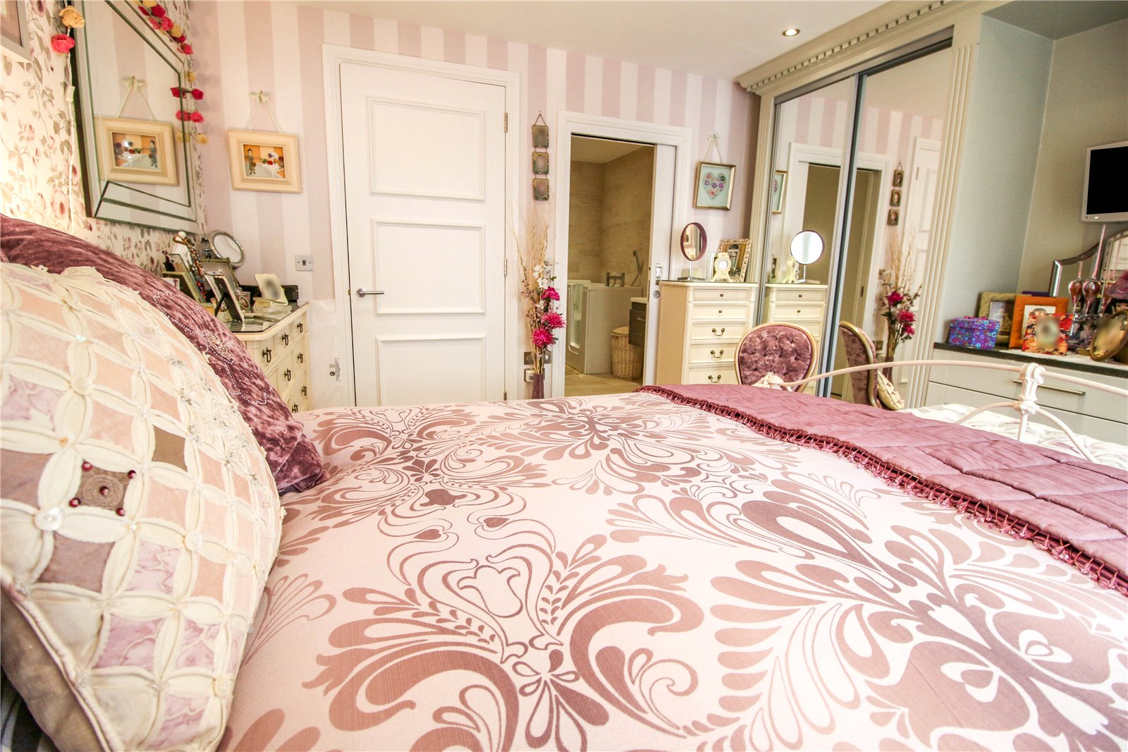 1 bedroom Flat for sale in Stratton, Cirencester, Gloucestershire