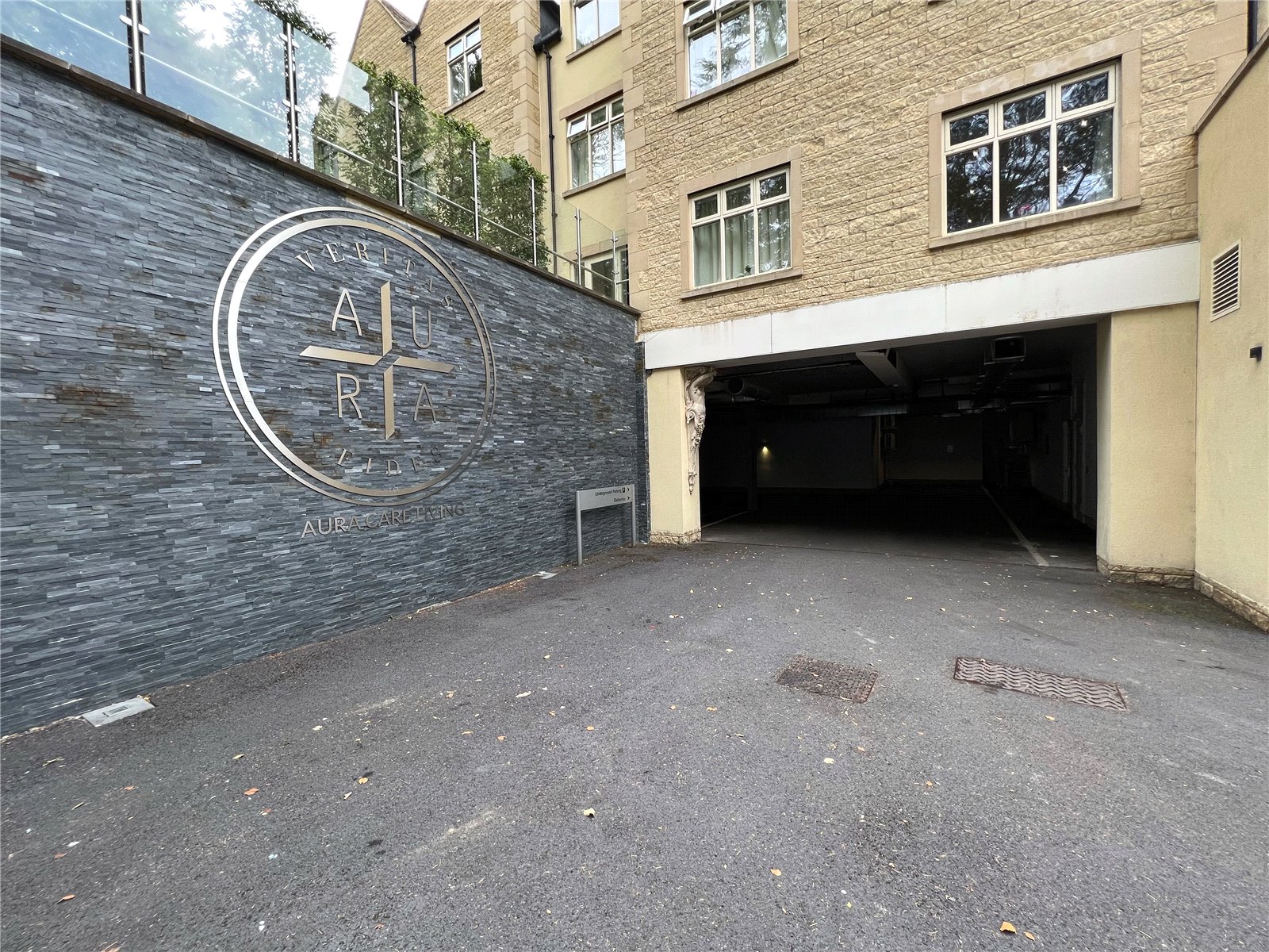 1 bedroom Flat for sale in Stratton, Cirencester, Gloucestershire