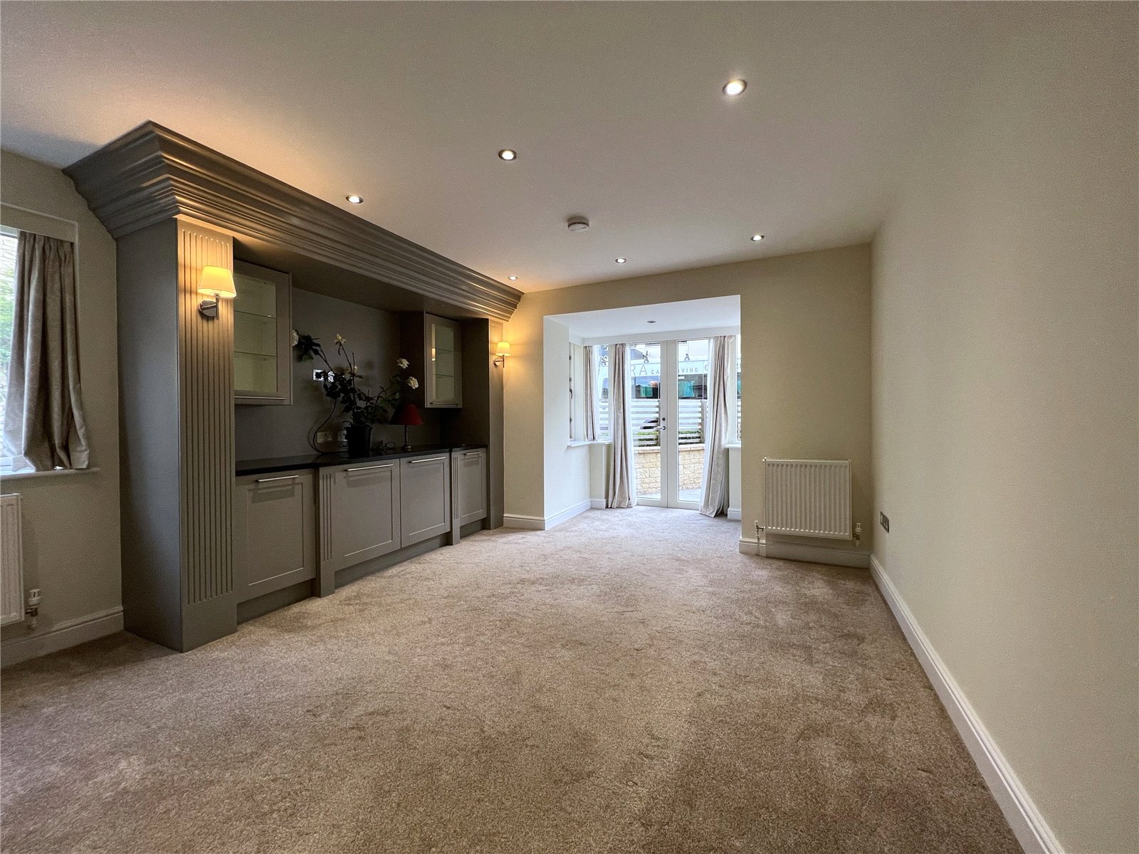 1 bedroom Flat for sale in Stratton, Cirencester, Gloucestershire