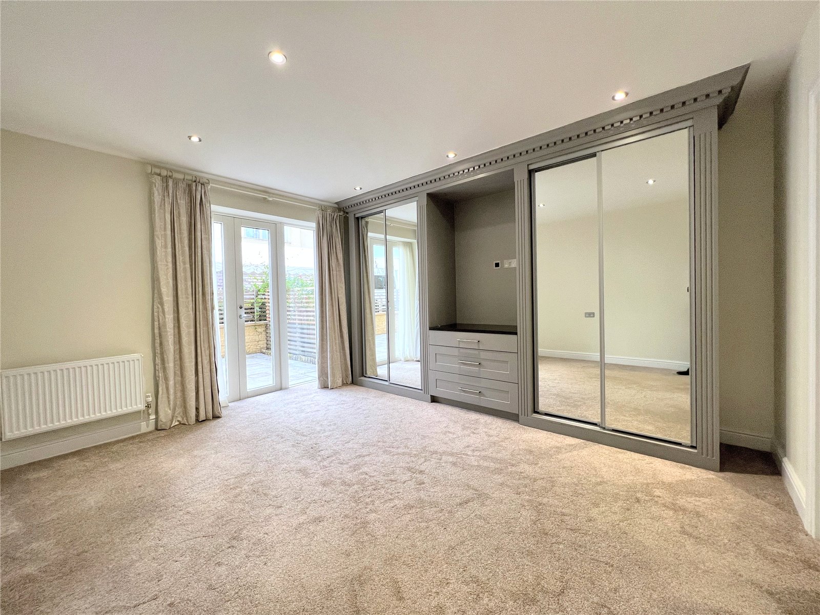 1 bedroom Flat for sale in Stratton, Cirencester, Gloucestershire